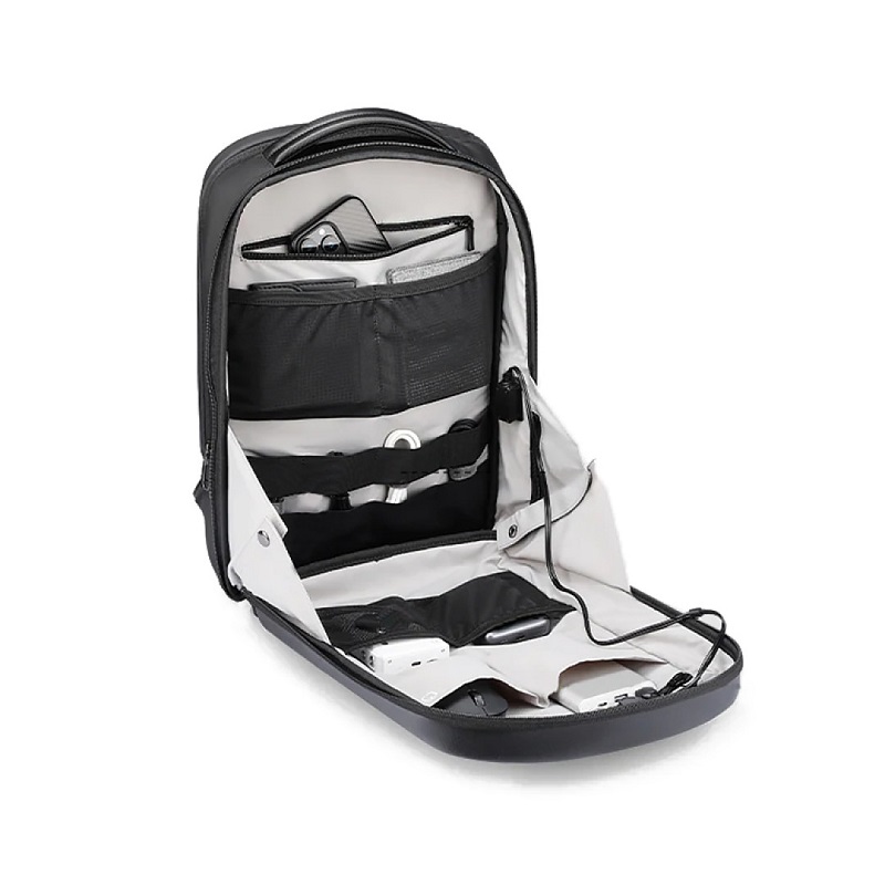 Mochila Mark Ryden Xyber MR8011-00, para laptops de hasta 17.3", Puerto USB, tela impermeable, color negro