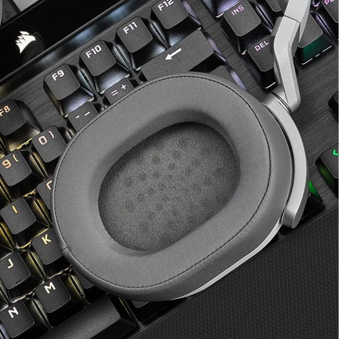 Headset Gaming CORSAIR HS65 Surround, conexión 3.5 mm + adaptador USB, color blanco